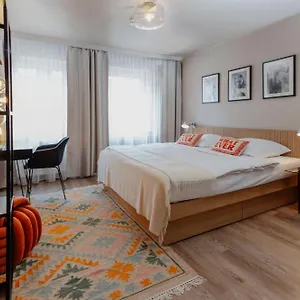 Lux 2*, Münih Almanya